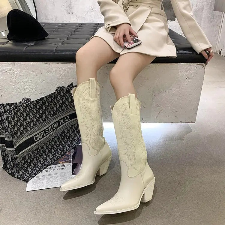 Embroidered Western Cowboy Boots for Fashion Lovers